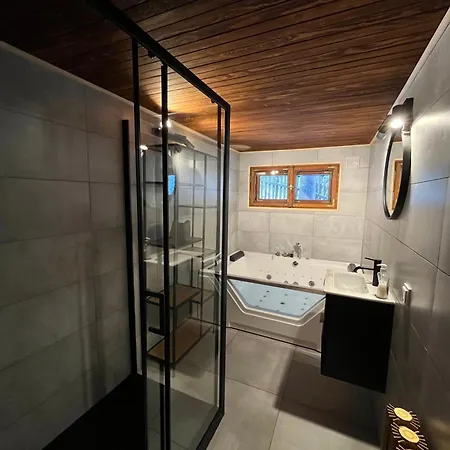 Swiat Villa